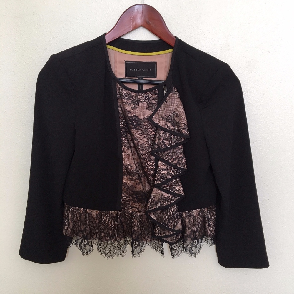 BCBG MAX AZRIA Cropped Lace blazer